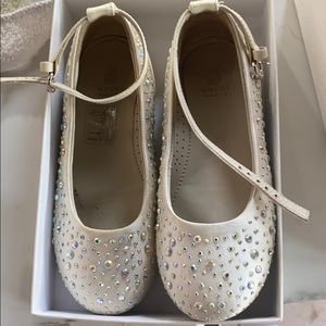 White sparkly gucci flats